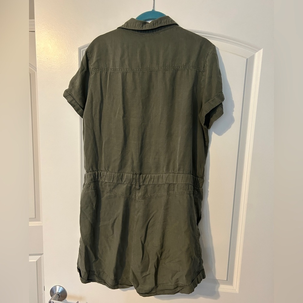 Velvet Heart Olive Green Button-Up Romper Size Medium - Picture 3 of 5